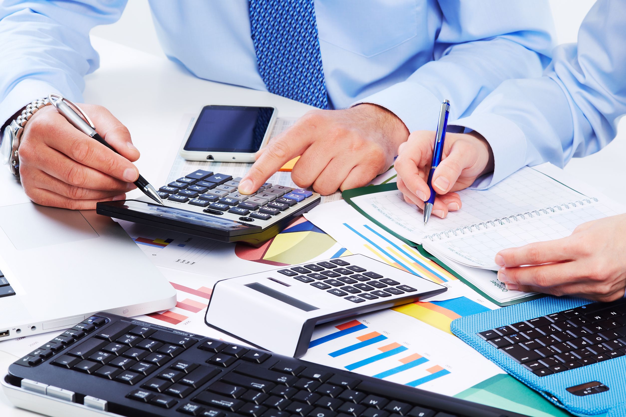 La inversión puede darse en ámbitos económicos y políticos